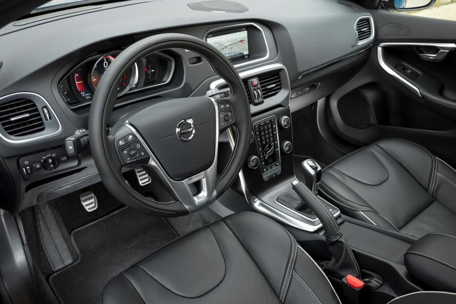  Volvo V40 D4 R-Design 2016 года  (фото 22 из 30)